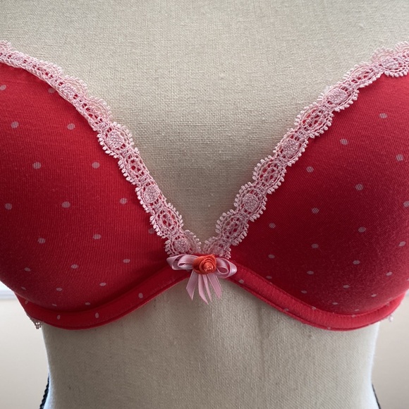 Victoria Secret Bra 36C - Picture 2 of 7